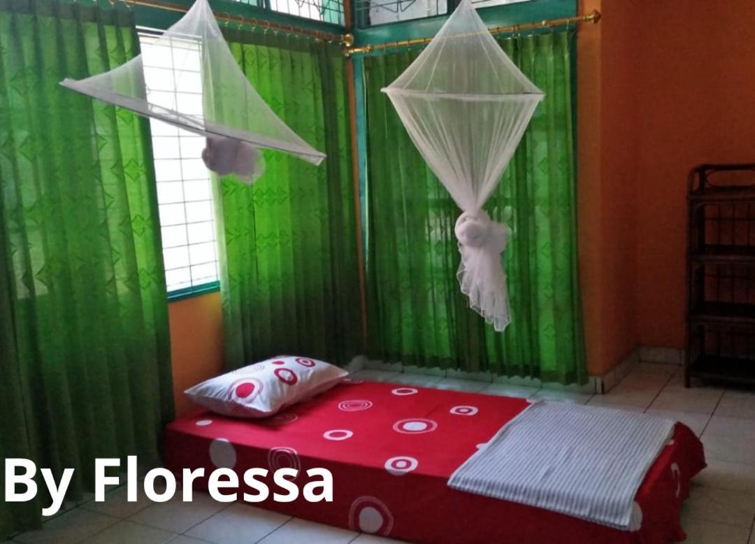 Guest House Dorm Floressa Maumere Exterior photo